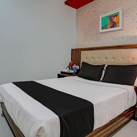 Oyo Hotel Blue Sapphire Residency Near Chhatrapati Shivaji International Airport ムンバイ エクステリア 写真