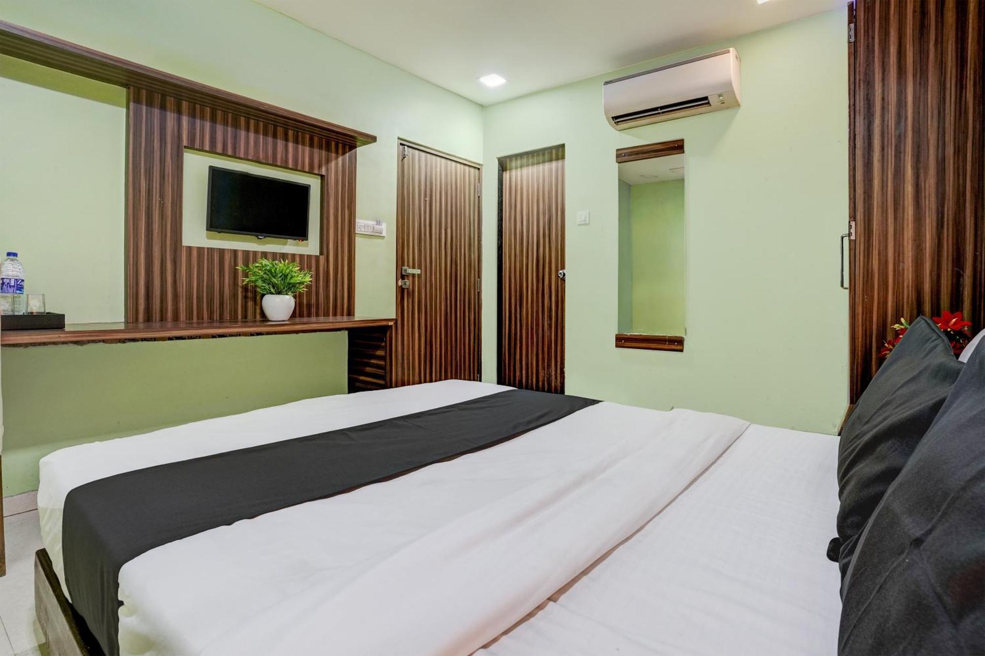 Oyo Hotel Blue Sapphire Residency Near Chhatrapati Shivaji International Airport ムンバイ エクステリア 写真