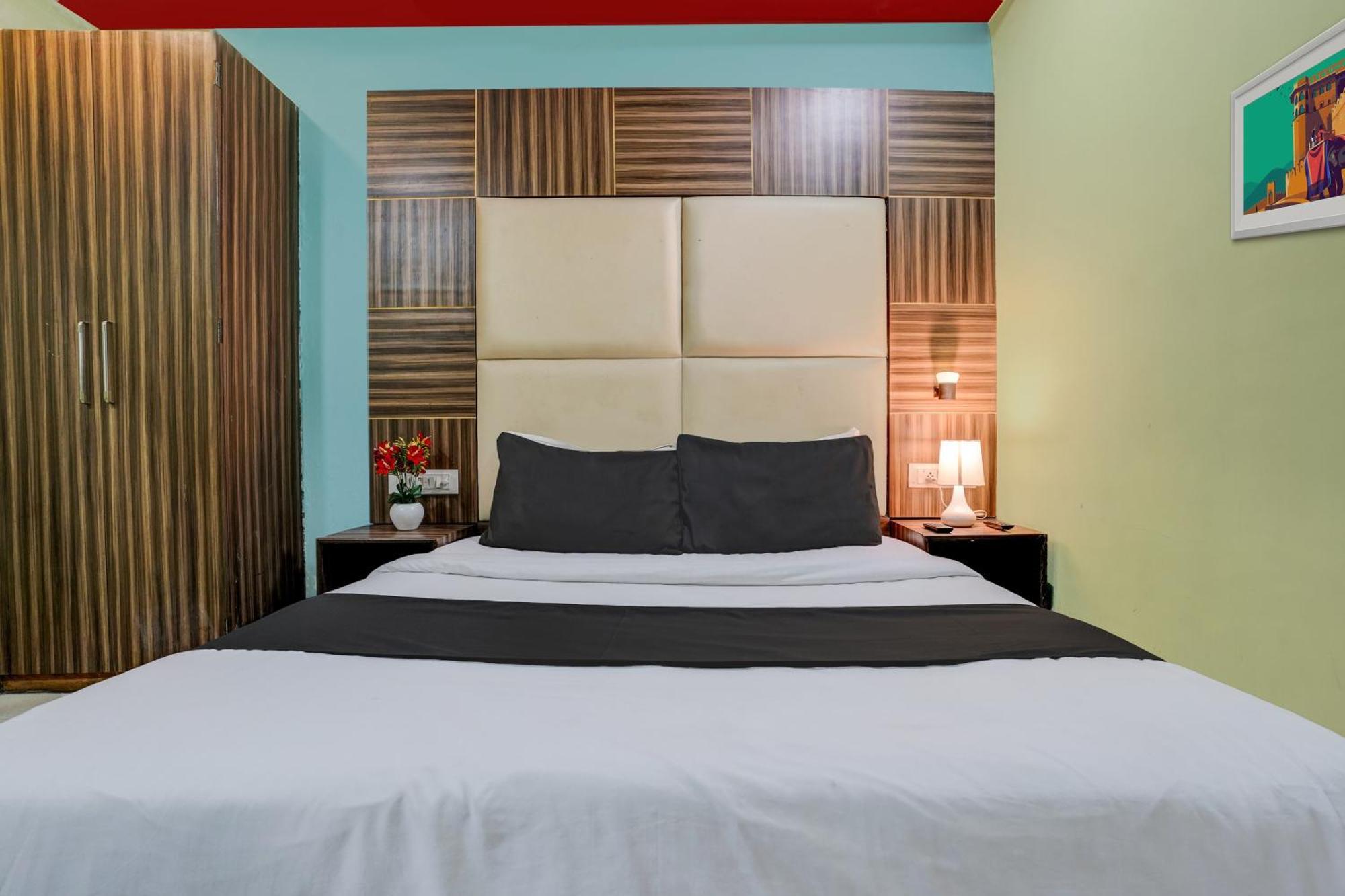 Oyo Hotel Blue Sapphire Residency Near Chhatrapati Shivaji International Airport ムンバイ エクステリア 写真